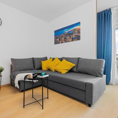 Sonniges City-Apartment Mit Suedbalkon Und Parklatz Neusass Exterior foto
