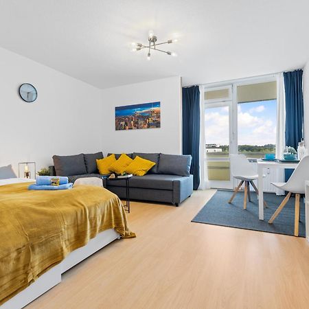 Sonniges City-Apartment Mit Suedbalkon Und Parklatz Neusass Exterior foto