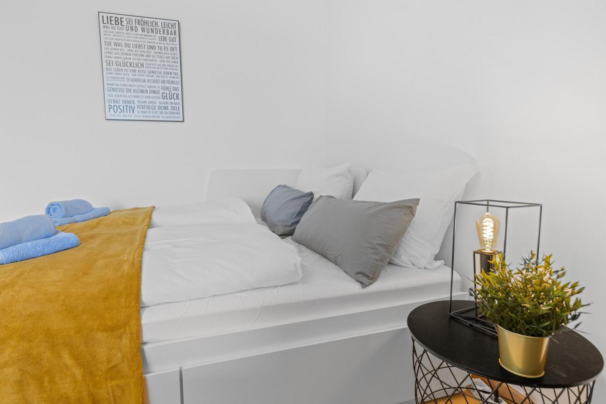 Sonniges City-Apartment Mit Suedbalkon Und Parklatz Neusass Exterior foto