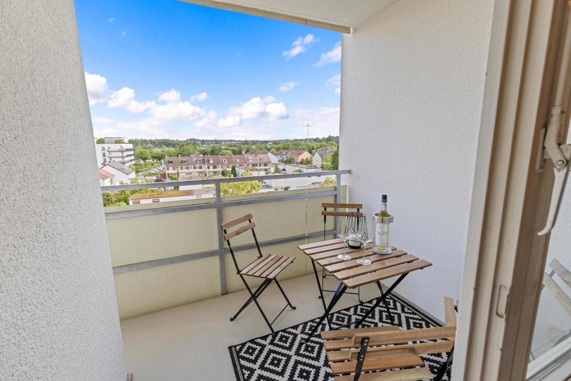 Sonniges City-Apartment Mit Suedbalkon Und Parklatz Neusass Exterior foto